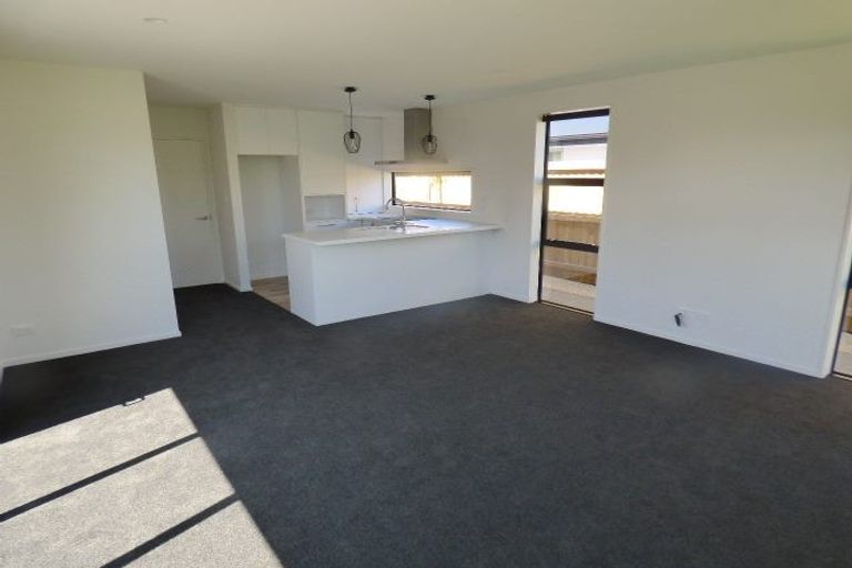 Photo of property in 10 Tara Crescent, Woodend, 7610