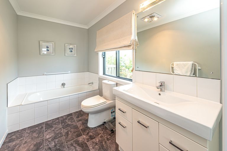 Photo of property in 21 Sunset Parade, Kai Iwi, Whanganui, 4574