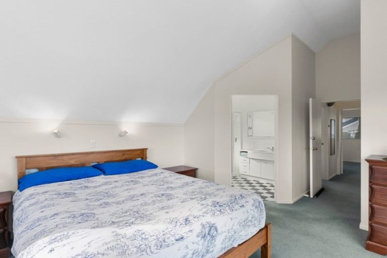 Photo of property in 9 Kapil Grove, Khandallah, Wellington, 6035