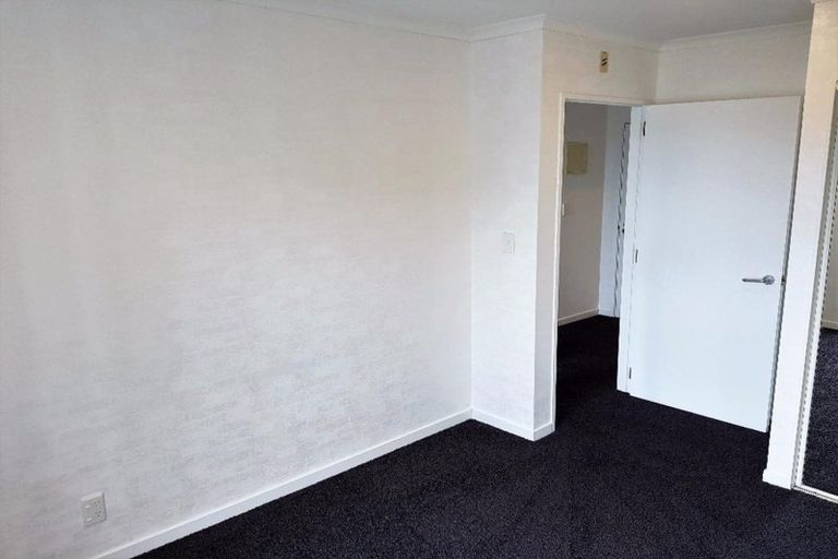 Photo of property in Terrace Heights Apartments, 10e/163 The Terrace, Wellington Central, Wellington, 6011