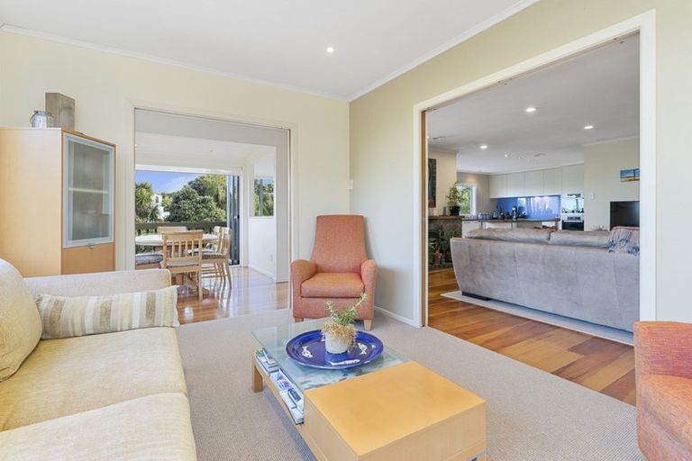 Photo of property in 9 Oban Road, Browns Bay, Auckland, 0630