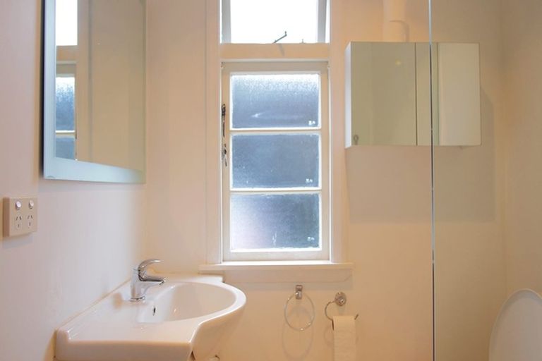 Photo of property in 52 Matamau Street, Palmerston North, 4414