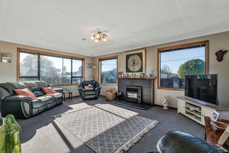 Photo of property in 9 Burke Street, Eltham, 4322