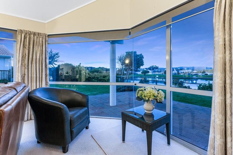 Photo of property in 7 Lakeside Villas, Whitby, Porirua, 5024