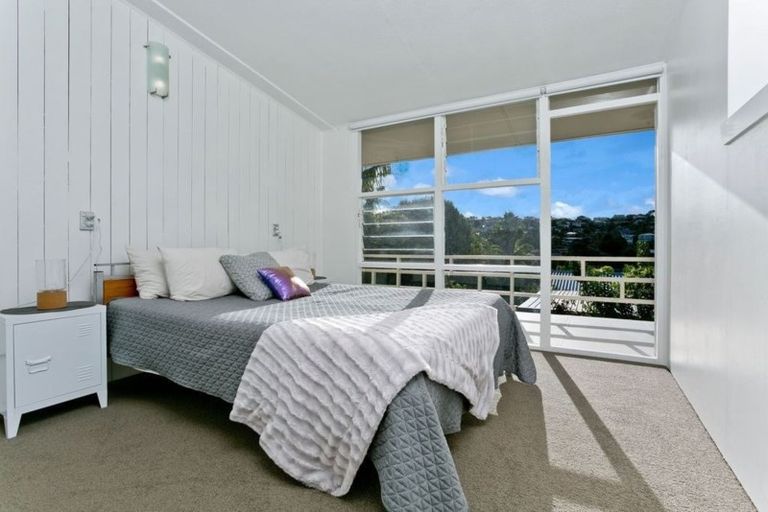Photo of property in 90 Saddleback Rise, Murrays Bay, Auckland, 0630