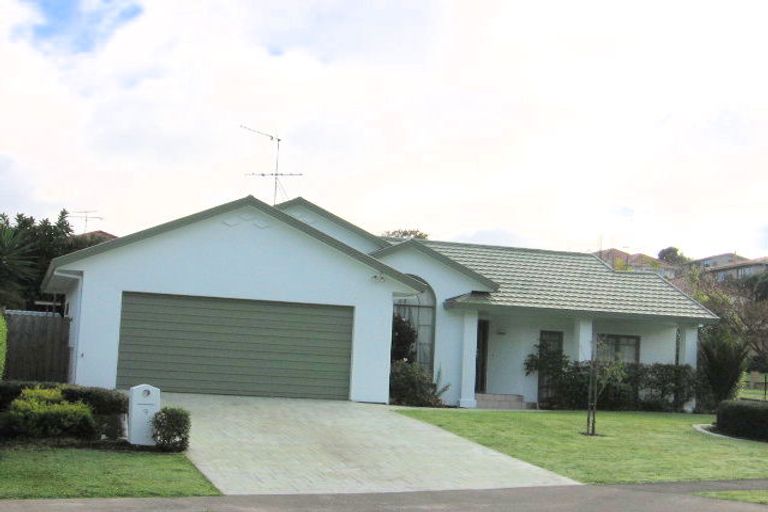 Photo of property in 9 De Havilland Drive, Goodwood Heights, Auckland, 2105