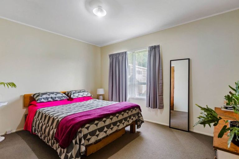 Photo of property in 2/79 Archers Road, Hillcrest, Auckland, 0629