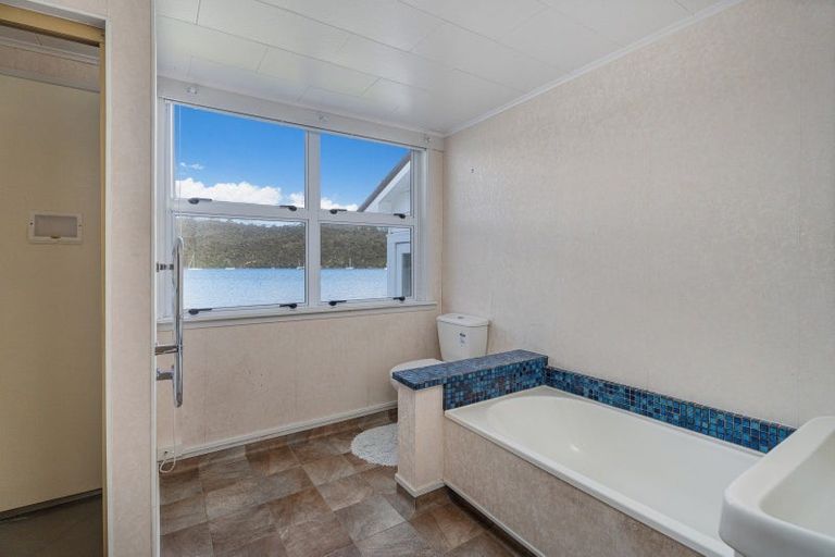 Photo of property in 96 Albert Street, Whitianga, 3510