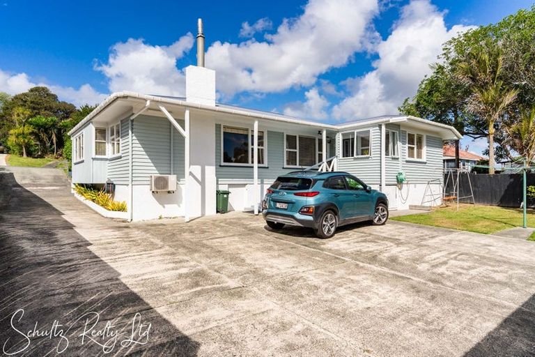 Photo of property in 25 Whaka Street, Maungaturoto, 0520