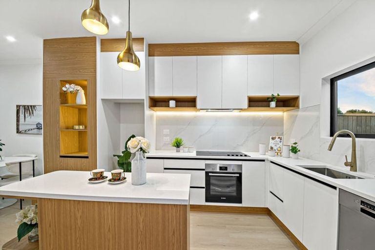 Photo of property in 75 Titirangi Road, New Lynn, Auckland, 0600