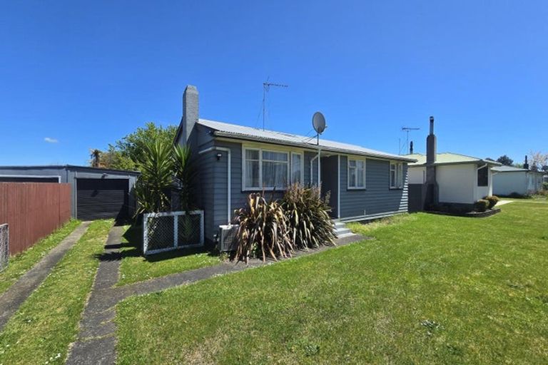 Photo of property in 14 Girvan Place, Tokoroa, 3420