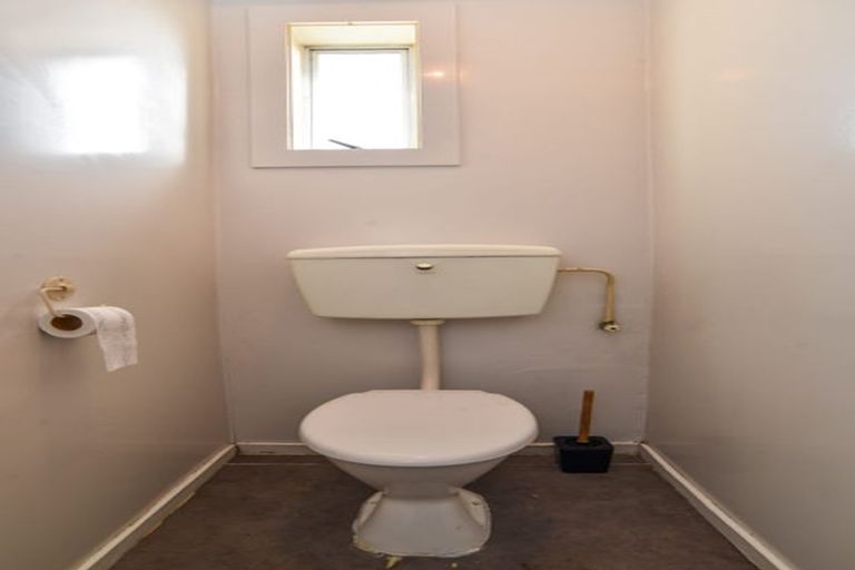 Photo of property in 168 Macandrew Road, South Dunedin, Dunedin, 9012