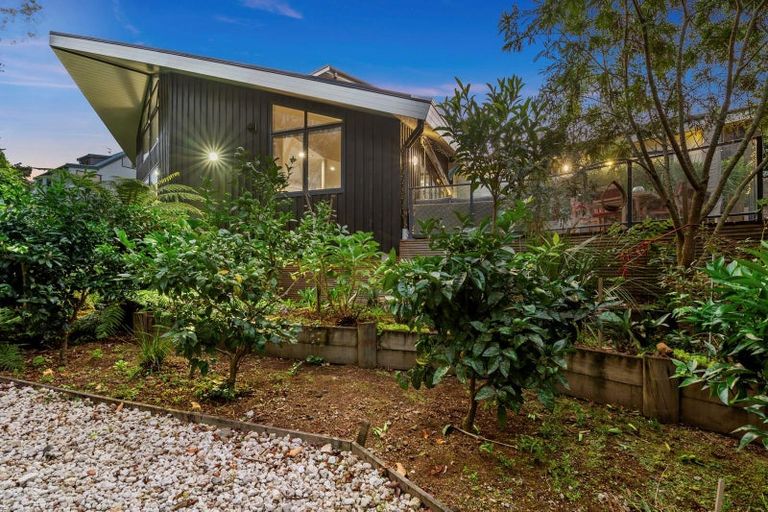 Photo of property in 70b Grand Vue Road, Kawaha Point, Rotorua, 3010