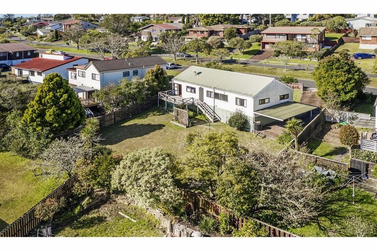 Photo of property in 56 Kennedy Avenue, Forrest Hill, Auckland, 0620