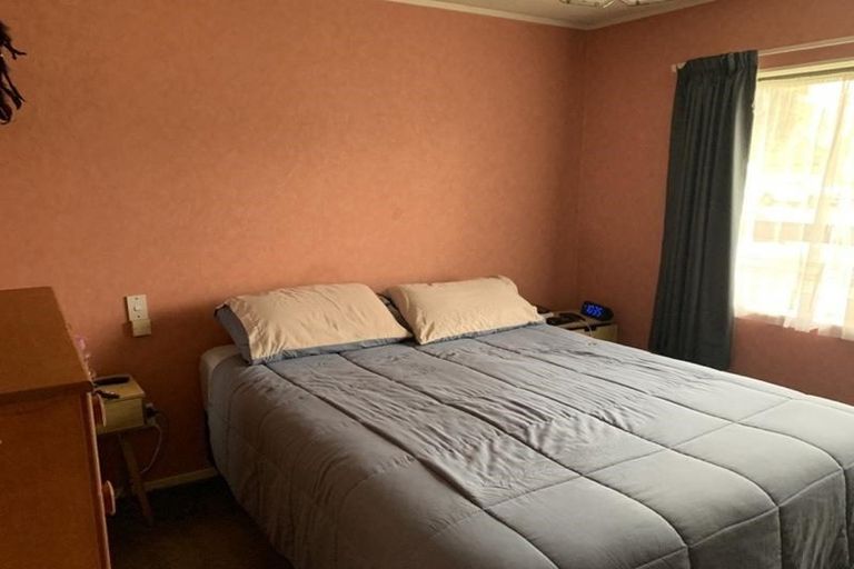 Photo of property in 8 Zenith Place, Conifer Grove, Takanini, 2112