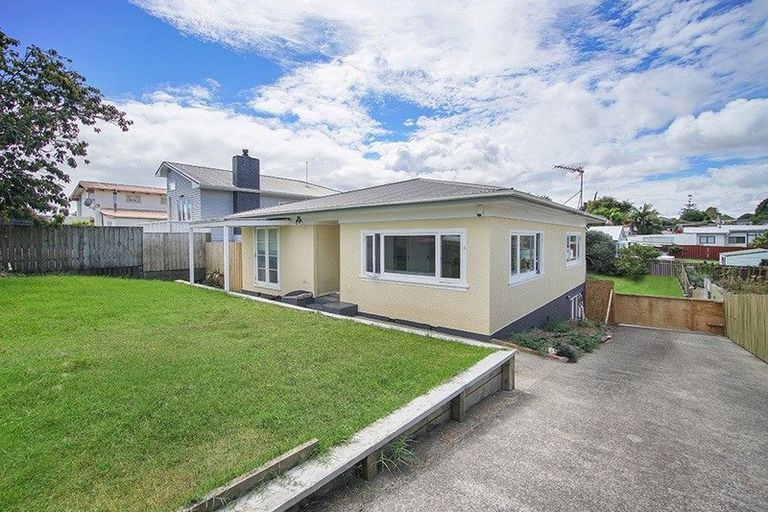 Photo of property in 5 Lane Road, Weymouth, Auckland, 2103
