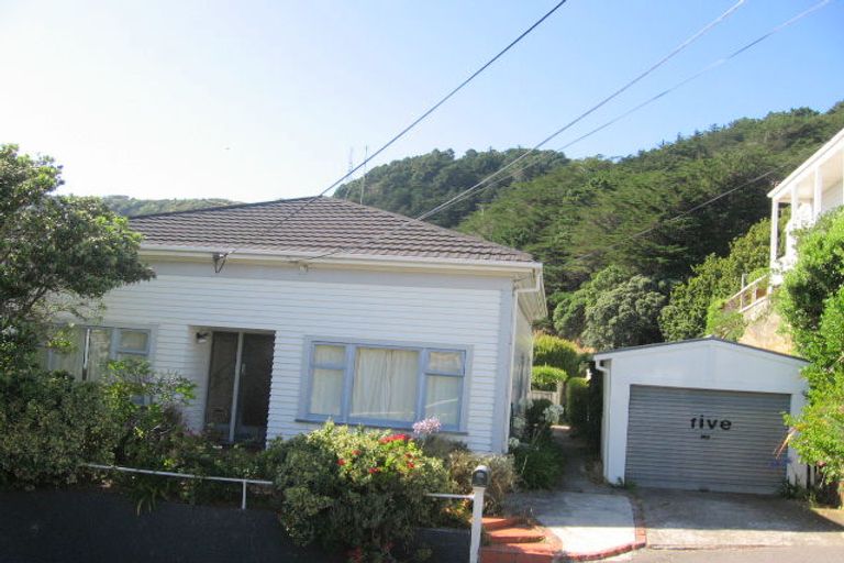 Photo of property in 5 Shannon Street, Mount Victoria, Wellington, 6011