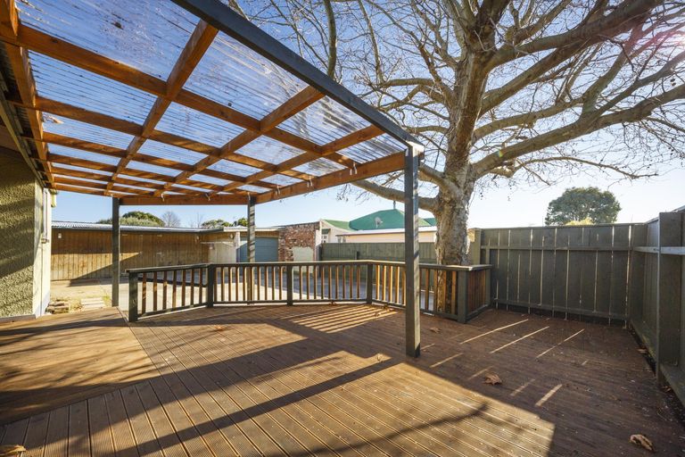 Photo of property in 6 Duff Crescent, Highbury, Palmerston North, 4412