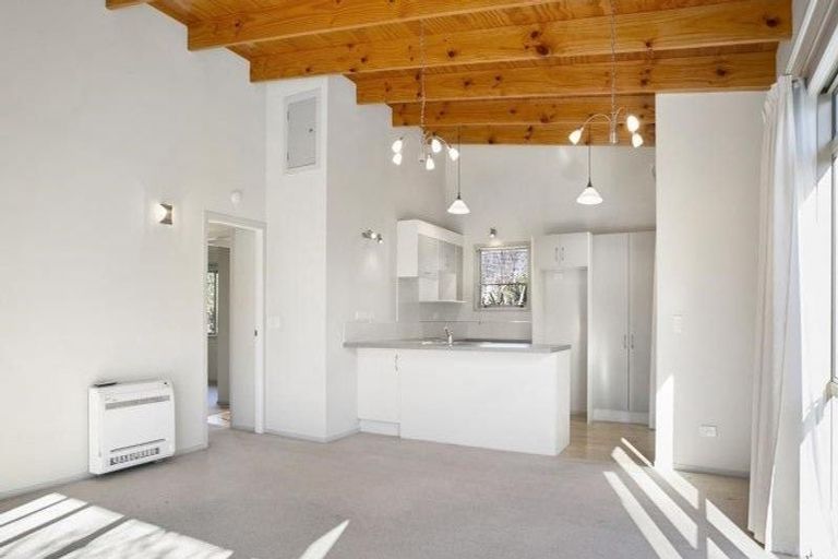 Photo of property in 27c Hamilton Road, Cambridge, 3434