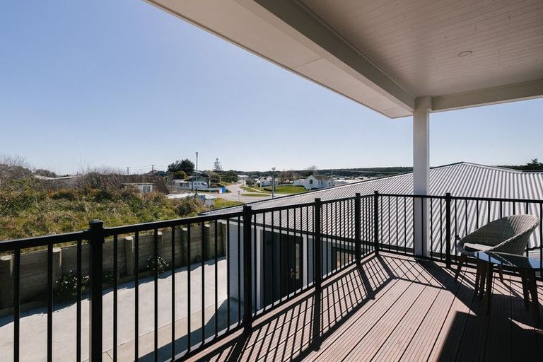 Photo of property in 50a Pratt Avenue, Foxton Beach, Foxton, 4815