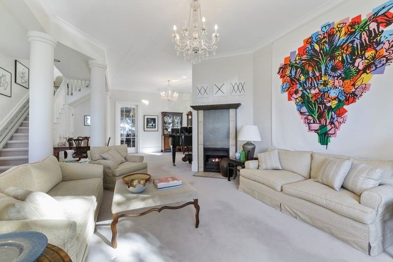 Photo of property in 198 Oriental Parade, Oriental Bay, Wellington, 6011