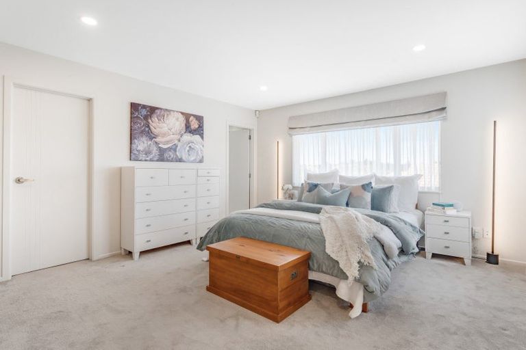 Photo of property in 10 Hedge Row, Sunnyhills, Auckland, 2010