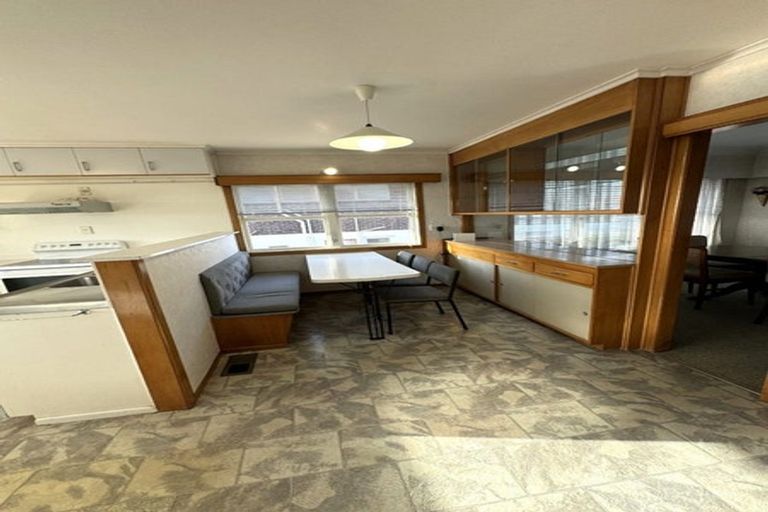 Photo of property in 4176 Great North Road, Glendene, Auckland, 0602