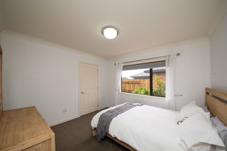 Photo of property in 46 Peter Hall Drive, Kelvin Grove, Palmerston North, 4414