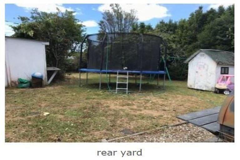 Photo of property in 10 Andrew Road, Howick, Auckland, 2010