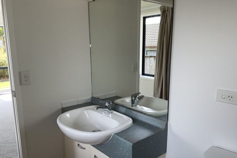 Photo of property in 1 Aviara Court, Northpark, Auckland, 2013