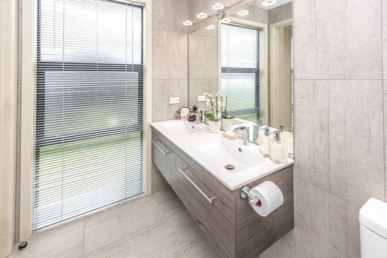 Photo of property in 45 Golf Vue Place, Castlecliff, Whanganui, 4501