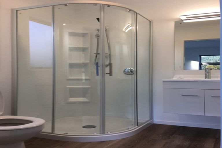 Photo of property in 16 Gilruth Road, Wallaceville, Upper Hutt, 5018