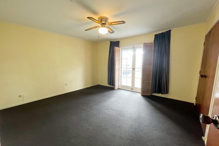 Photo of property in 51 Oreil Avenue, West Harbour, Auckland, 0618