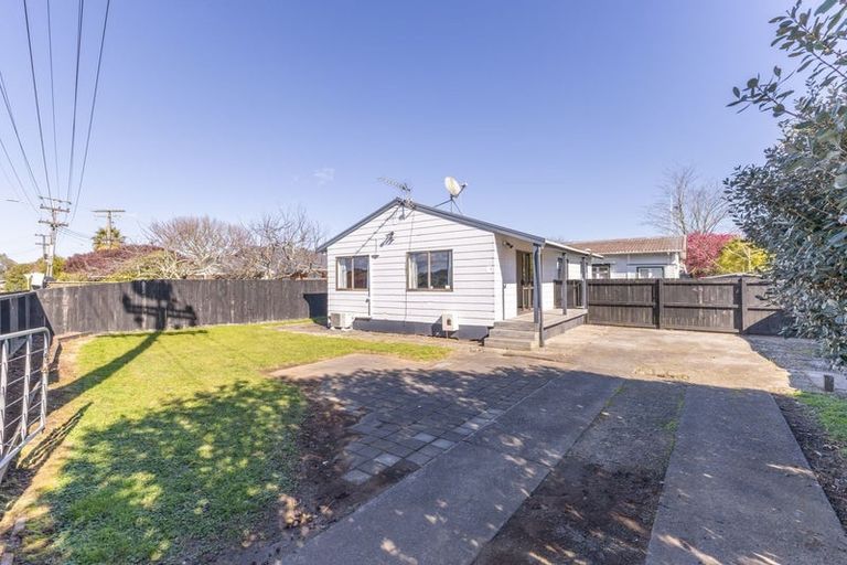 Photo of property in 129a Avalon Drive, Nawton, Hamilton, 3200