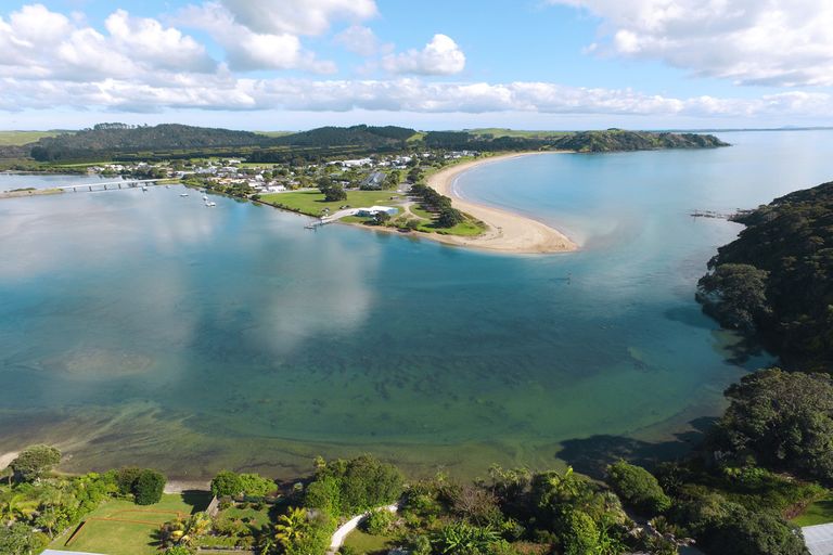 Photo of property in 47 Stratford Drive, Cable Bay, 0420