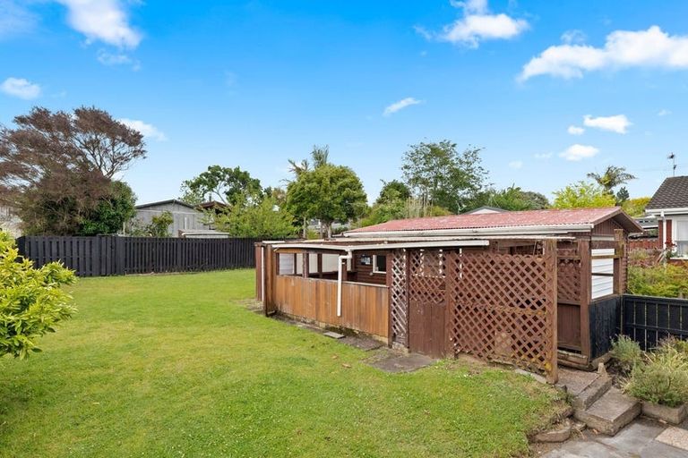Photo of property in 26 Beechdale Crescent, Pakuranga Heights, Auckland, 2010