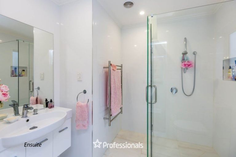 Photo of property in 13 Somerby Mews, Silverstream, Upper Hutt, 5019