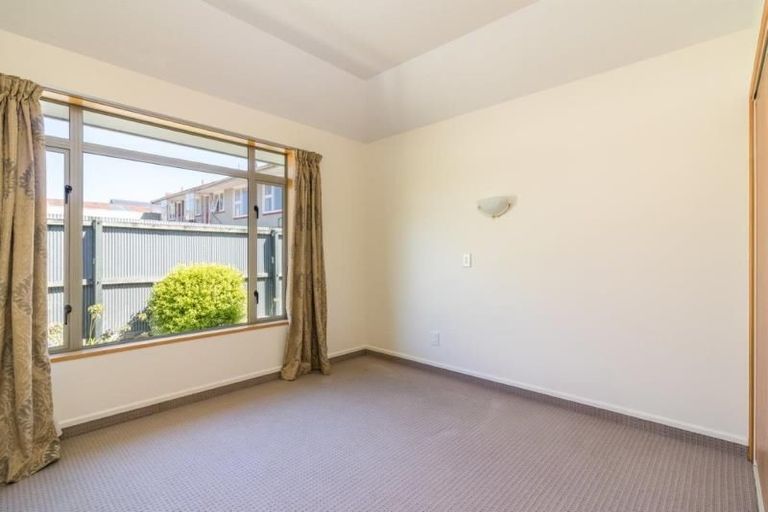 Photo of property in 12 Beckford Road, Saint Martins, Christchurch, 8022