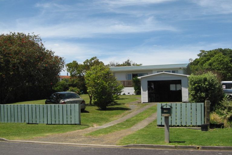 Photo of property in 30 Torkar Road, Clarks Beach, 2122