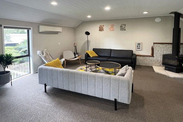 Photo of property in 200 Atkinson Road, Titirangi, Auckland, 0604