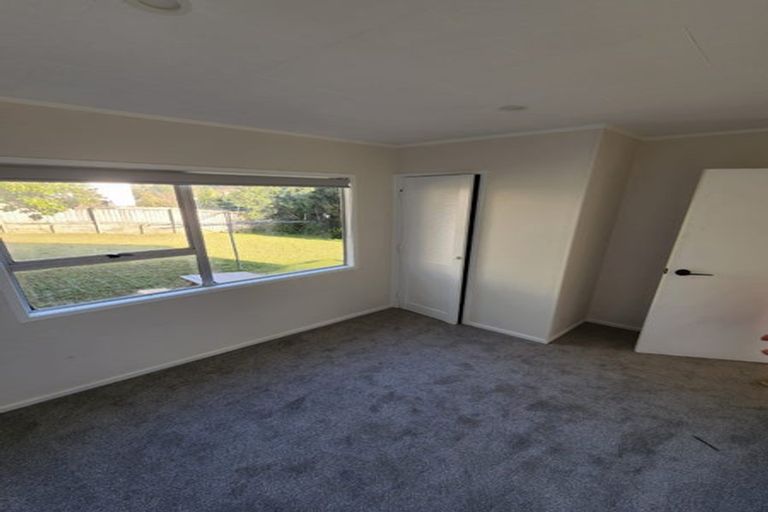 Photo of property in 82 Lynn Road, Bayview, Auckland, 0629