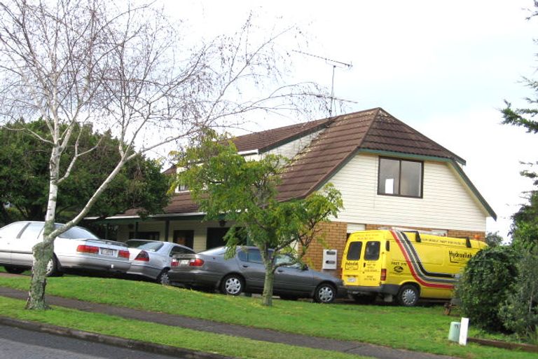 Photo of property in 13 St Simon Place, Botany Downs, Auckland, 2010