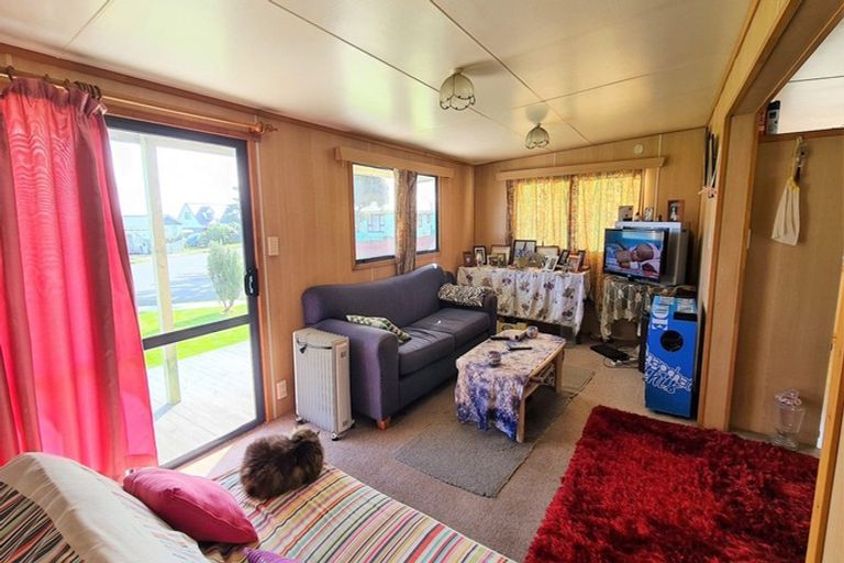 Photo of property in 13 Hickey Place, Opunake, 4616