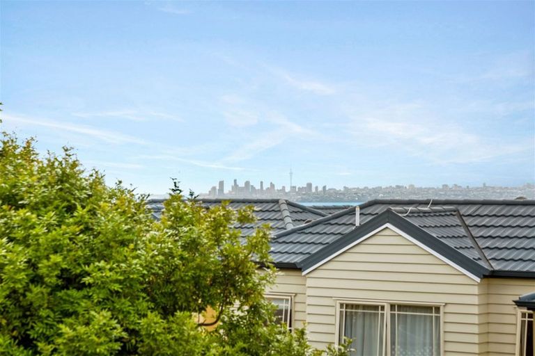Photo of property in 147b Hobsonville Road, West Harbour, Auckland, 0618