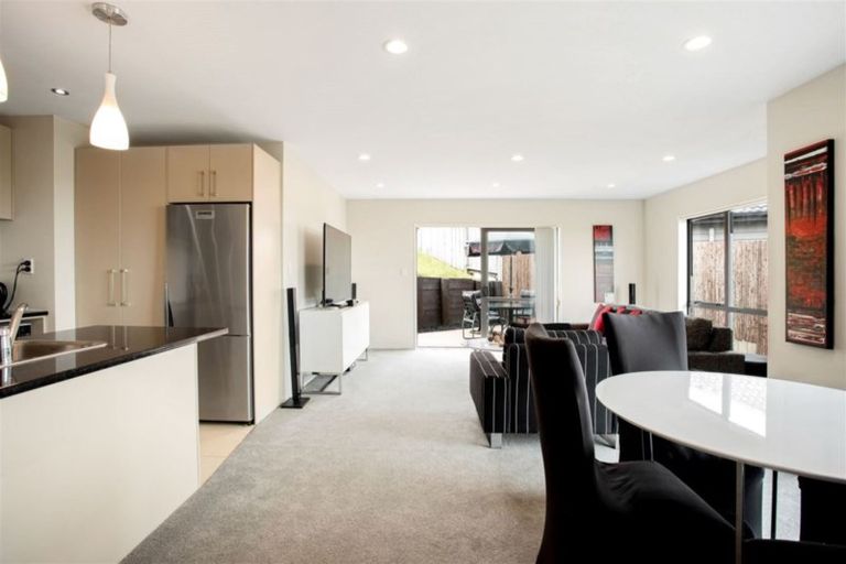 Photo of property in 21 Cityview Place, Massey, Auckland, 0614