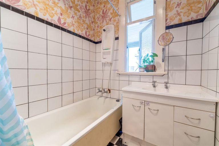 Photo of property in 21 Lynn Street, Oamaru North, Oamaru, 9400