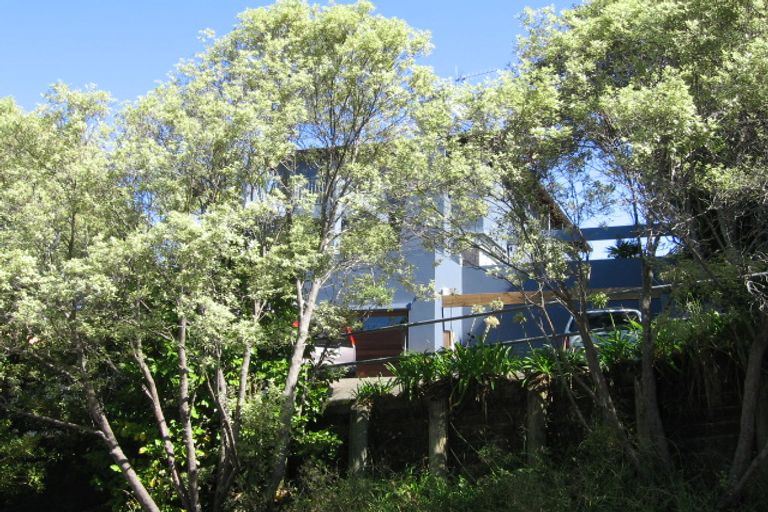 Photo of property in 1/97 Castor Bay Road, Castor Bay, Auckland, 0620