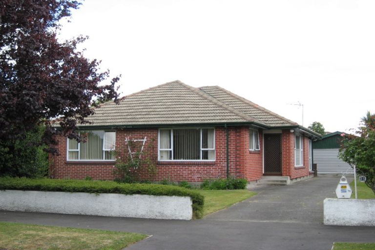 Photo of property in 35 Charlcott Street, Burnside, Christchurch, 8053