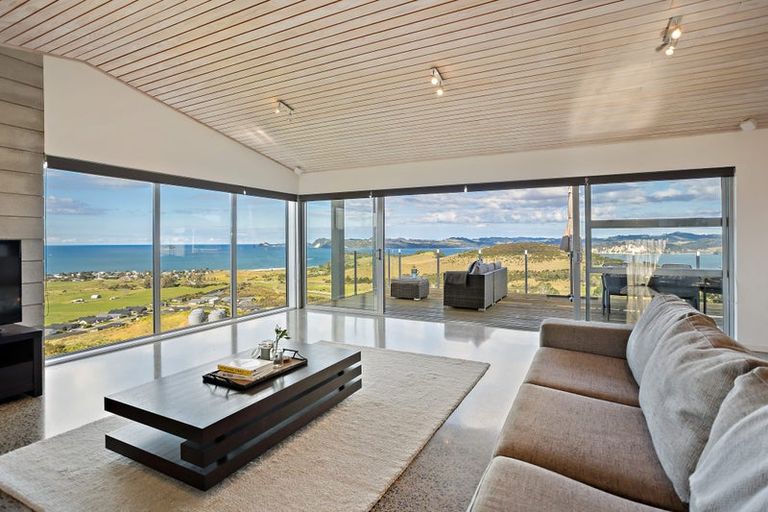 Photo of property in 154 Centennial Drive, Whitianga, 3510