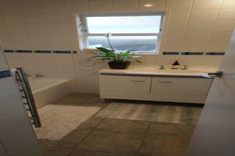 Photo of property in 6 Ross Place, Opaheke, Papakura, 2113